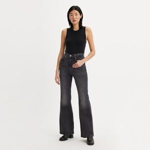 🎆Levi’s 70’s High Rise Flare Jeans